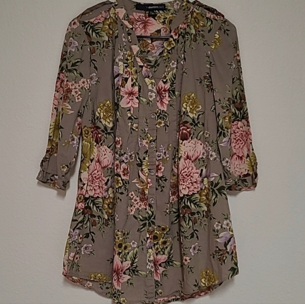denim 24/7, 12W, Tan Pleated Front Floral Top